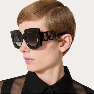 New! Valentino V SOUL VLS 127A Designer Black Swirl Sunglasses, Authentic